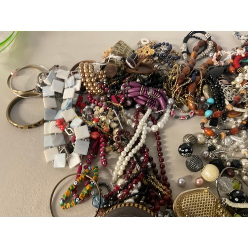 88 - LARGE QTY OF VINTAGE COSTUME JEWELLERY - NECKLACES BRACLETS ETC