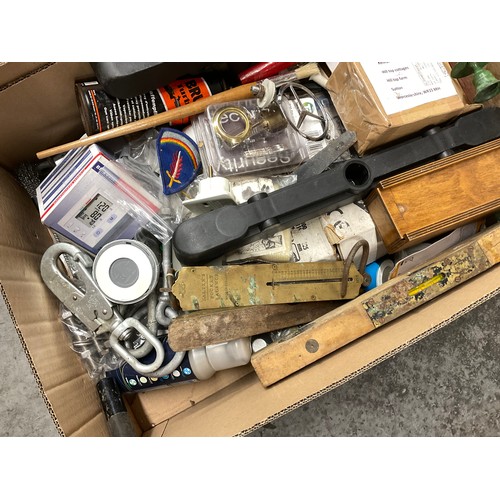 123 - 6 BOXES OF WORKSHOP ITEMS TO INCLUDE MAKITA ELECTRIC PLANER, CORDLESS DRILL, HAND TOOLS, HARDWARE ET... 