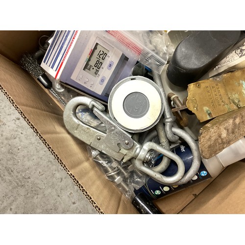 123 - 6 BOXES OF WORKSHOP ITEMS TO INCLUDE MAKITA ELECTRIC PLANER, CORDLESS DRILL, HAND TOOLS, HARDWARE ET... 