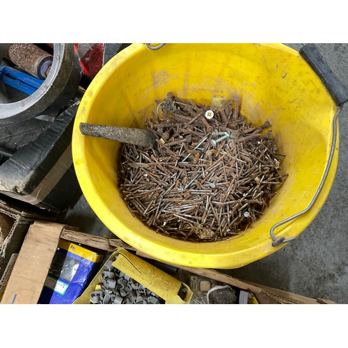 124 - 5 BOXES AND TUB OF HARDWARE & TOOLS, PLASTIC FLASHING ETC