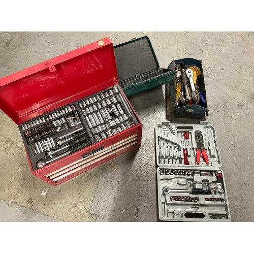 134 - CHALLENGE EXTREME TOOLBOX TO INCLUDE SOCKET SETS, METAL TOOLBOX OF RATCHETS, CASED SOCKET SET ETC