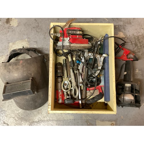 145 - BOX OF TOOLS TO INCLUDE AIR SANDER , WELDERS MASK TOOLS ETC