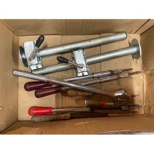 153 - BOX TO INCLUDE TWO TRAILER STANDS SCREWDRIVERS SOCKET WRENCH ETC