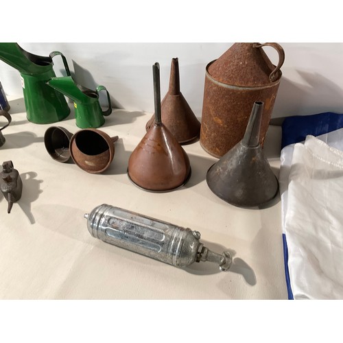 152 - BOX TO INCLUDE VINTAGE OIL TINS, FUNNELS FIRE EXTINGUISHER ETC