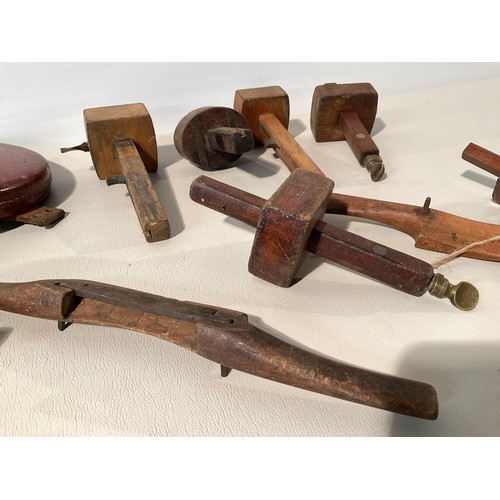 155 - BOX OF VINTAGE HAND TOOLS TO INCLUDE MORTIC GAUGES TAPE MEASURES, SPOKE SHAVES