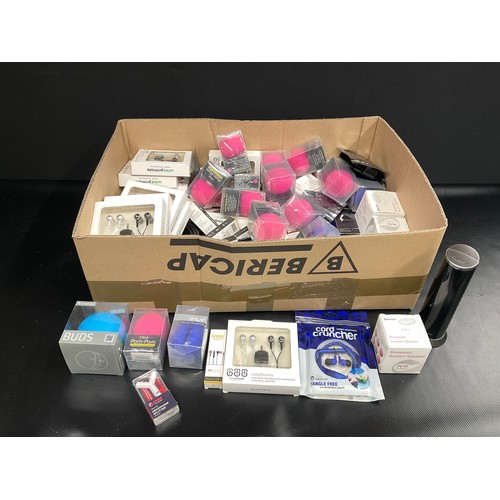159 - BOX OF NEW UNIVERSAL RECHARGEABLE SPEAKERS BY POM POMS AND INNER EAR HEADPHONES