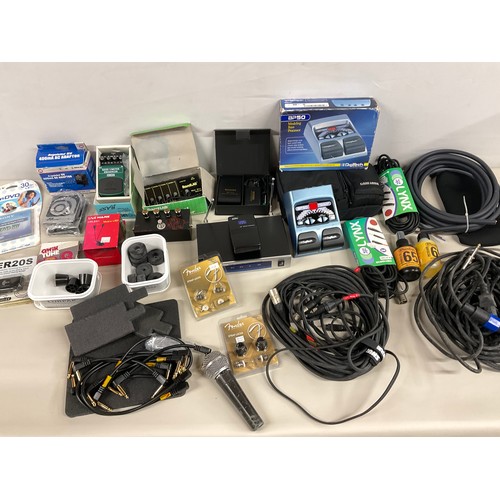 163 - CRATE OF PROFESSIONAL MICROPHONE ACCESORIES, EARRING PROTECTORS, BASE OVERDRIVE CABLING ETC