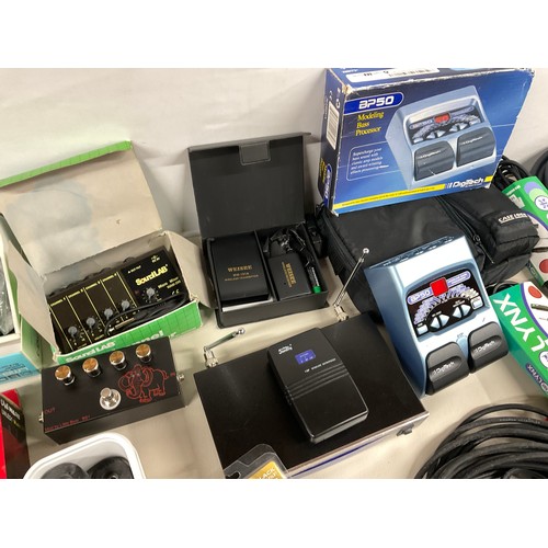 163 - CRATE OF PROFESSIONAL MICROPHONE ACCESORIES, EARRING PROTECTORS, BASE OVERDRIVE CABLING ETC