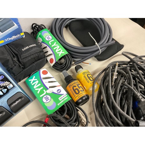 163 - CRATE OF PROFESSIONAL MICROPHONE ACCESORIES, EARRING PROTECTORS, BASE OVERDRIVE CABLING ETC