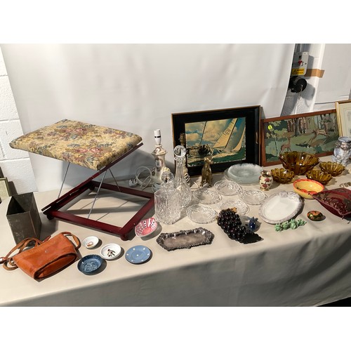 167 - 2 BOXES OF CHINA & GLASSWARE TO INCLUDE DECANTERS, FRUIT BOWLS TRAYS ETC