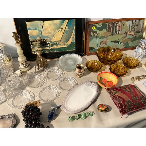 167 - 2 BOXES OF CHINA & GLASSWARE TO INCLUDE DECANTERS, FRUIT BOWLS TRAYS ETC