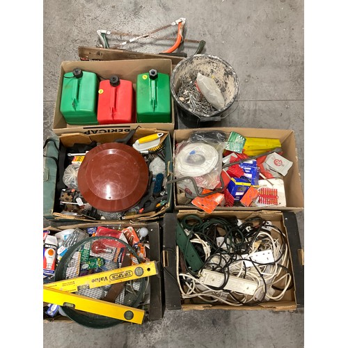 175 - 5 BOXES AND PLASTIC BUCKET OF GARAGE ITEMS TO INCLUDE SPIRIT LEVELS, PETROL TINS, HAND SAWS ETC