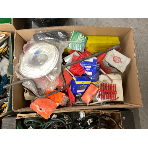 175 - 5 BOXES AND PLASTIC BUCKET OF GARAGE ITEMS TO INCLUDE SPIRIT LEVELS, PETROL TINS, HAND SAWS ETC