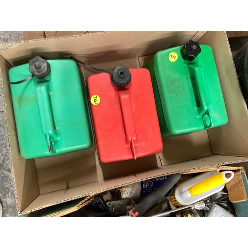 175 - 5 BOXES AND PLASTIC BUCKET OF GARAGE ITEMS TO INCLUDE SPIRIT LEVELS, PETROL TINS, HAND SAWS ETC