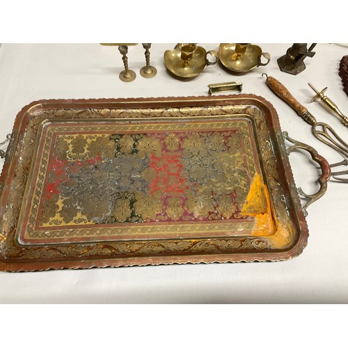 203 - BOX OF COLLECTABLES TO INCLUDE BRASSWARE WOODEN PICTURE FRAME ETC