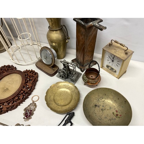 203 - BOX OF COLLECTABLES TO INCLUDE BRASSWARE WOODEN PICTURE FRAME ETC