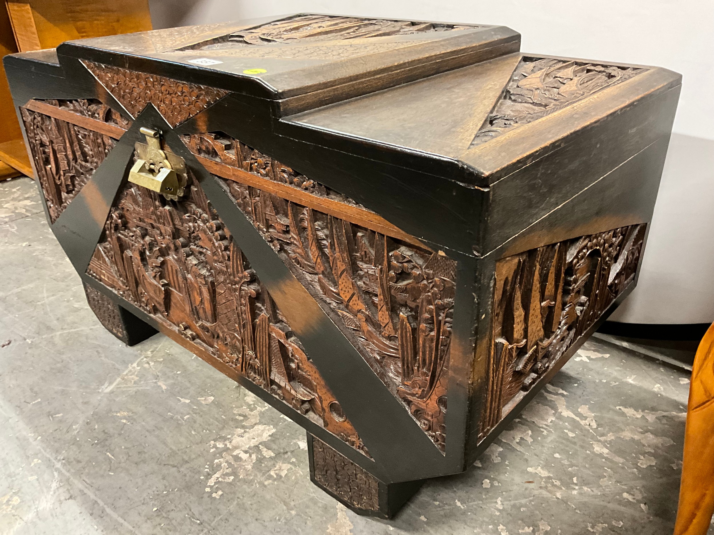 VINTAGE CARVED CANFER WOOD ORIENTAL CHEST MADE BY SING LIN ING CO H22.5 ...