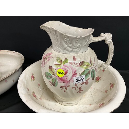 115 - 2 EDWARDIAN CERAMIC JUGS AND 2 BOWLS - NOT MATCHING