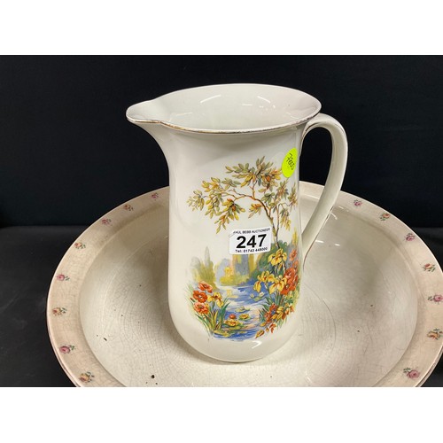 115 - 2 EDWARDIAN CERAMIC JUGS AND 2 BOWLS - NOT MATCHING