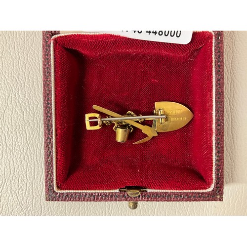 75 - SOUTH AFRICAN 9CT HALLMARKED MINING BROOCH TW 2.5G