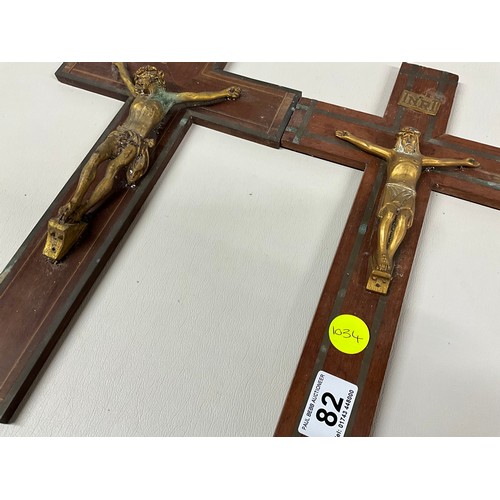 82 - 2 VINTAGE CRUCIFIXES L17