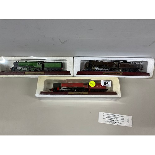 86 - 3 MODEL TRAINS IN PRESENTATION CASES DUCHESS LMS, PACIFIC CHAPELON NORD, LNFR FLYING SCOTSMAN