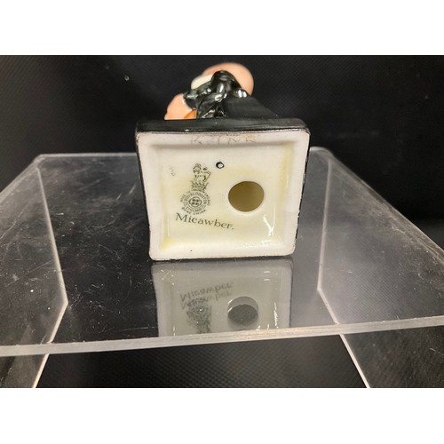 92 - QTY OF VINTAGE ROYAL DOULTON MINIATURE FIGURES TO INCLUDE PICKWICK, DAVID COPPERFIELD, MICAWBER, TIN... 