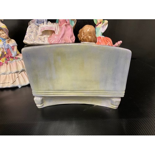 101 - 7 X ROYAL DOULTON FIGURES - ALL FOR RESTORATION