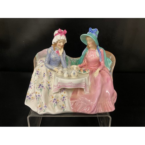 101 - 7 X ROYAL DOULTON FIGURES - ALL FOR RESTORATION