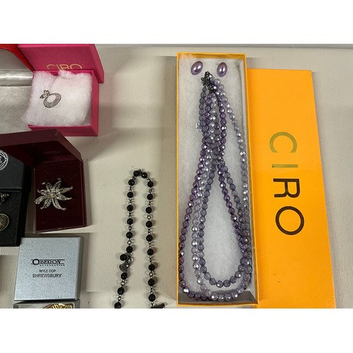 106 - 2 BOXES OF COSTUME JEWELLERY TO INCLUDE NECKLACES, WATCHES, BROOCHES, CUFFLINKS ETC