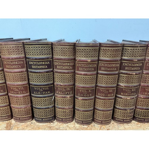 130 - 35 VOLUMES OF THE NINTH EDITION ENCYCLOPEDIA BRITANNICA INCLUDING THE NEW VOLUMES WITH MAPS  A/F