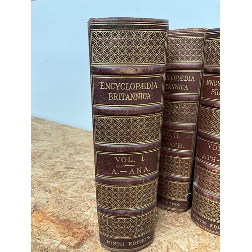 130 - 35 VOLUMES OF THE NINTH EDITION ENCYCLOPEDIA BRITANNICA INCLUDING THE NEW VOLUMES WITH MAPS  A/F