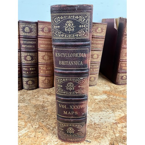 130 - 35 VOLUMES OF THE NINTH EDITION ENCYCLOPEDIA BRITANNICA INCLUDING THE NEW VOLUMES WITH MAPS  A/F