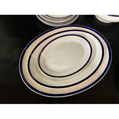 136 - LARGE VICTORIAN DINNER SERVICE TO INCLUDE TUREENS, MEAT PLATES, DINNER PLATES ETC