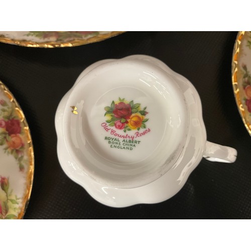 137 - QTY OF ROYAL ALBERT COUNTRY ROSE TEA WARE