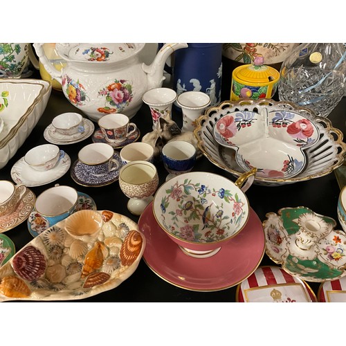 150 - 4 BOXES OF CHINA & GLASSWARE TO INCLUDE BESWICK CAT, AYNSLEY, WEDGWOOD, COALPORT, HIPFLASK, PAIR OF ... 