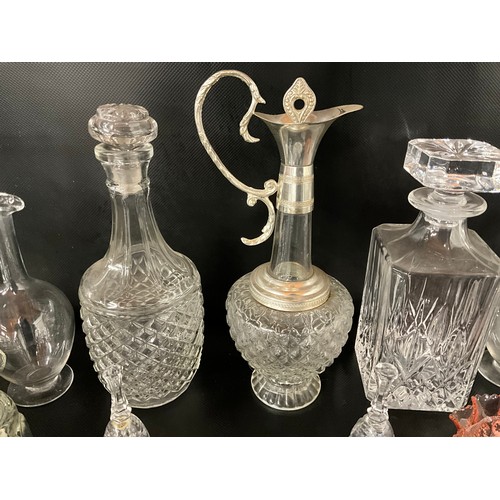 153 - BOX OF GLASSWARE TO INCLUDE CLARET JUG, DECANTERS, COLOURED GLASS SWEET DISH ON STAND