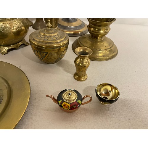 156 - BOX OF BRASSWARE TO INCLUDE JARDINERE, VASES, KETTLE ETC