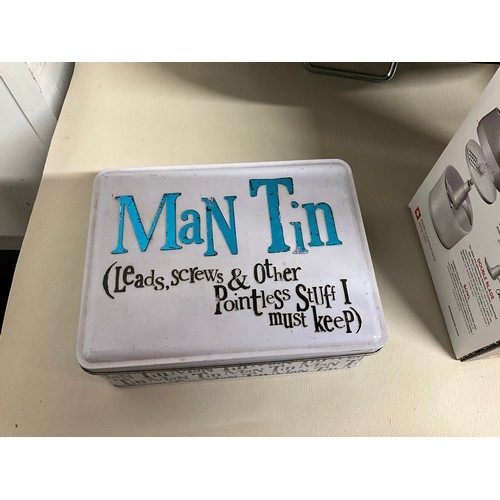 157 - BOX OF KITCHENWARE TO INCLUDE POTATO CLIPPERE/SLICER SET OF WINE GLASSES, NESPRESSO MILK FROTHER, RE... 