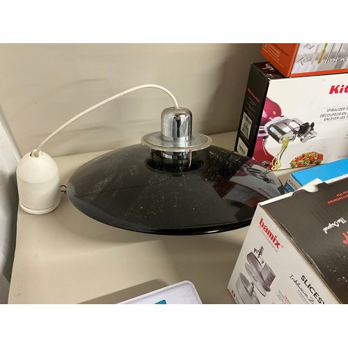 157 - BOX OF KITCHENWARE TO INCLUDE POTATO CLIPPERE/SLICER SET OF WINE GLASSES, NESPRESSO MILK FROTHER, RE... 