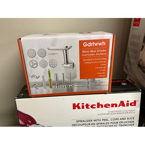 157 - BOX OF KITCHENWARE TO INCLUDE POTATO CLIPPERE/SLICER SET OF WINE GLASSES, NESPRESSO MILK FROTHER, RE... 