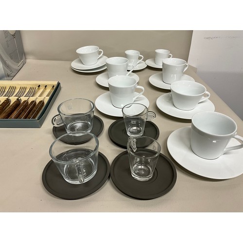 157 - BOX OF KITCHENWARE TO INCLUDE POTATO CLIPPERE/SLICER SET OF WINE GLASSES, NESPRESSO MILK FROTHER, RE... 