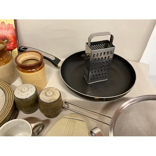 163 - CRATE OF KITCHENWARE POTS & PANS ETC