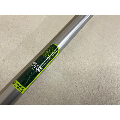 141 - NEW SPEAR AND JACKSON GARDEN SOIL RAKE AND 2 LEAF RAKES