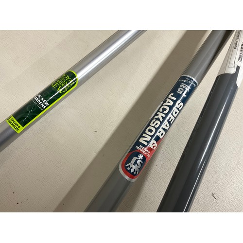 141 - NEW SPEAR AND JACKSON GARDEN SOIL RAKE AND 2 LEAF RAKES