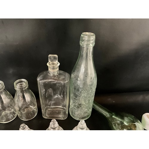 124 - BOX OF VICTORIAN AND LATER GLASSWARE TO INCLUDE INKWELLS, EYE GLASSES, ROLLING PINS,  COLOURED GLASS... 