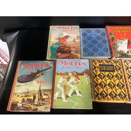 132 - BOX OF VINTAGE CHILDRENS BOOKS TO INCLUDE RED BOOK FOR BOYS, BEST BOYS ANNUALS