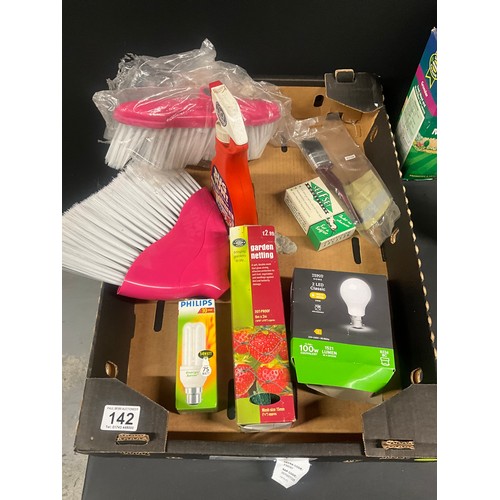 142 - QTY OF HOUSEHOLD CLEANING ITEMS TO INCLUDE  MOP,BUCKET,BRUSHES,PEDAL BIN ETC