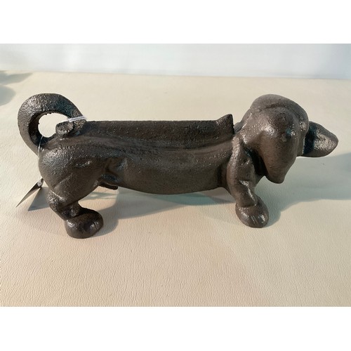 5 - REPRODUCTION CAST IRON DACHSHUND BOOT SCRAPER L12