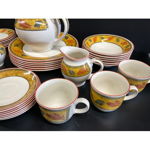 44 - MODERN STAFFORDSHIRE DINNER AND TEA SERVICE (SAVANNAH PATTERN) 35 PIECES